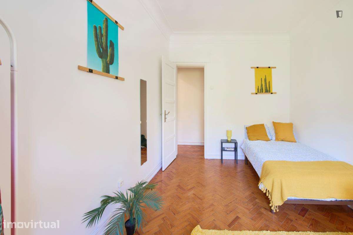 Quarto - localizado em Roma-Areeiro Lisbon - Grande imagem: 4/25
