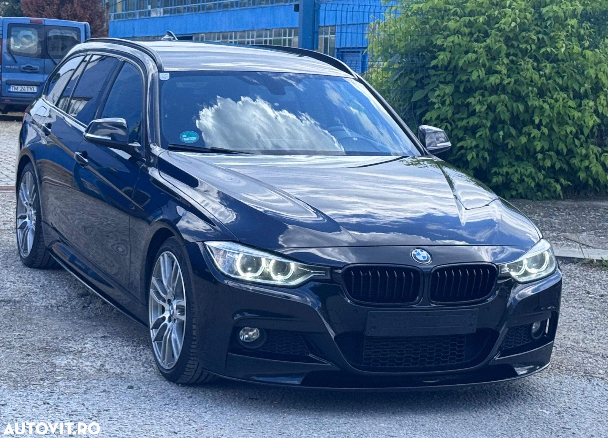 BMW Seria 3 320d DPF Touring Aut. Edition Sport - 3