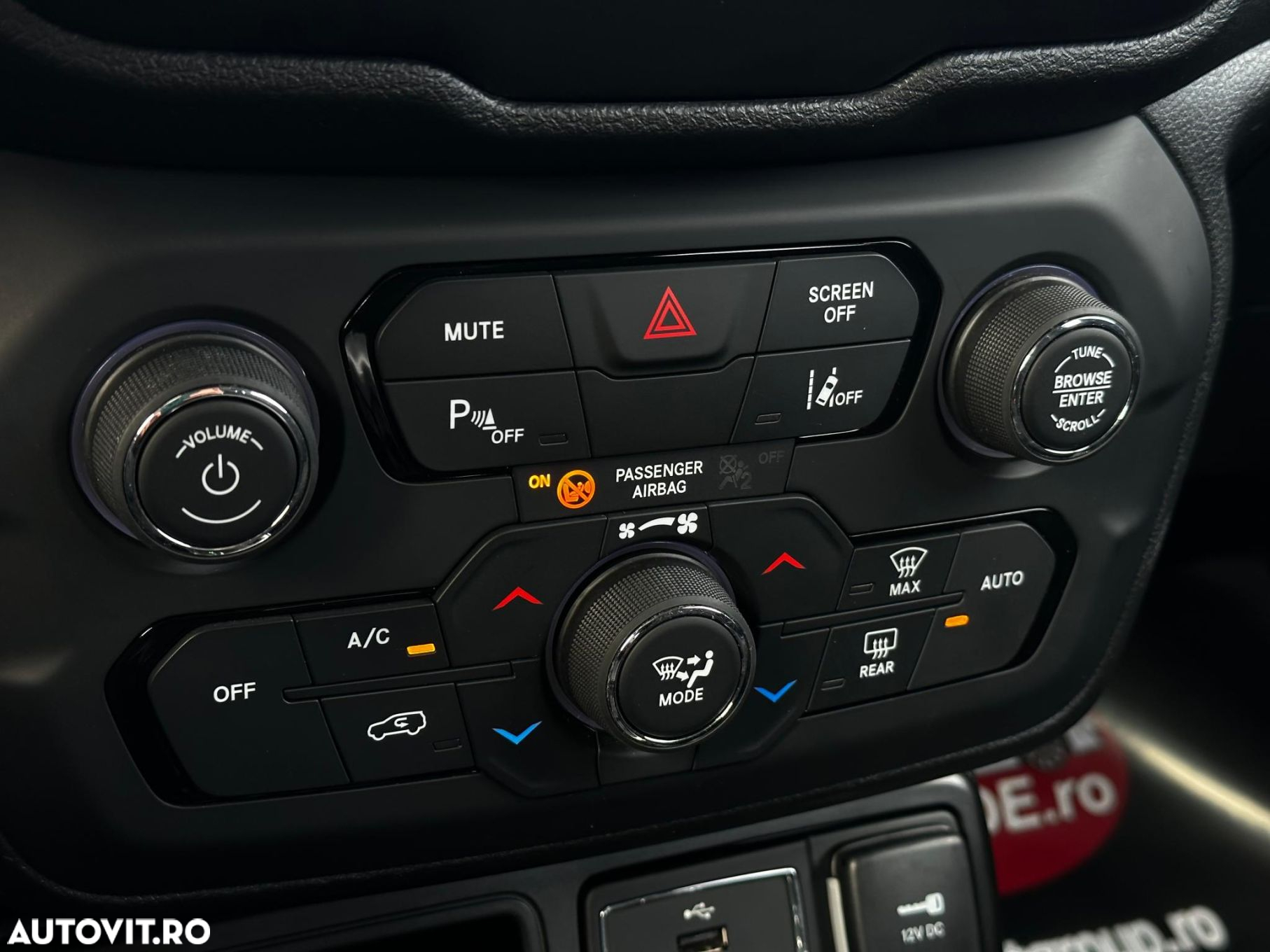 Jeep Renegade - 15
