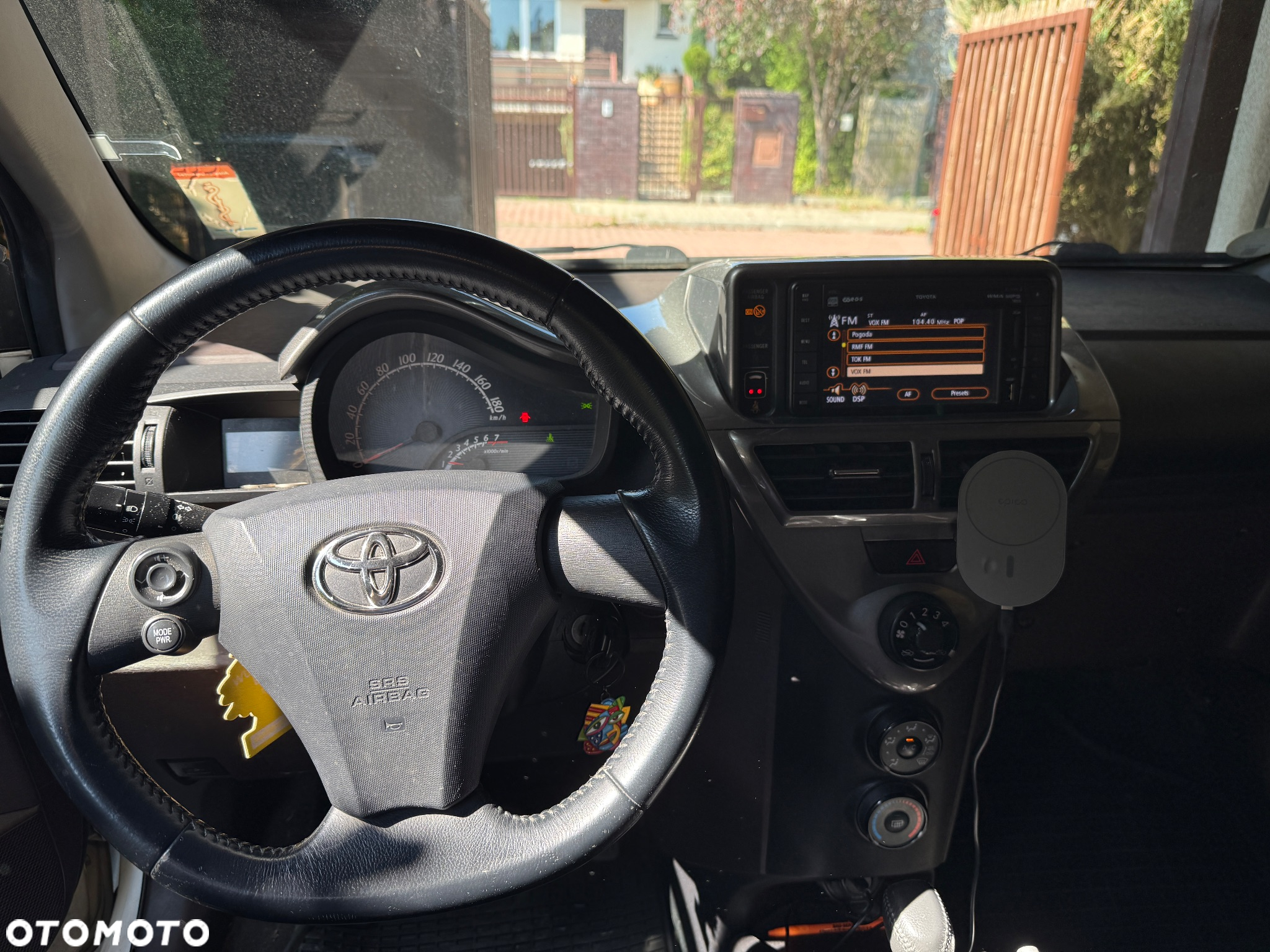 Toyota iQ - 5