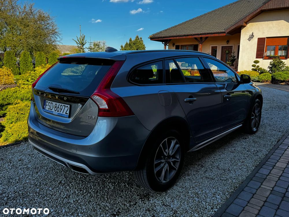 Volvo V60 Cross Country D3 Geartronic - 9