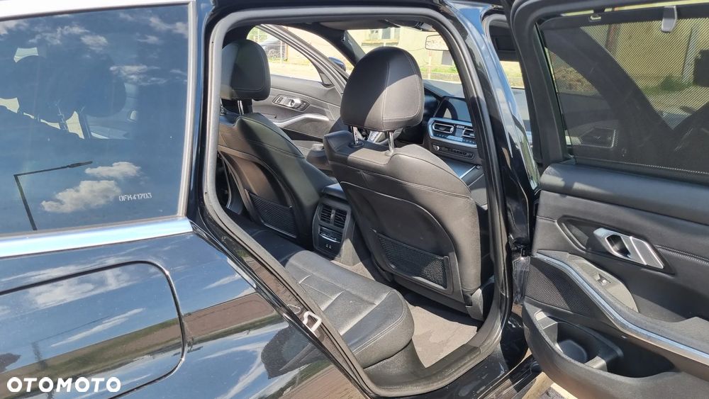 BMW Seria 3 320d Luxury Line Purity sport - 33
