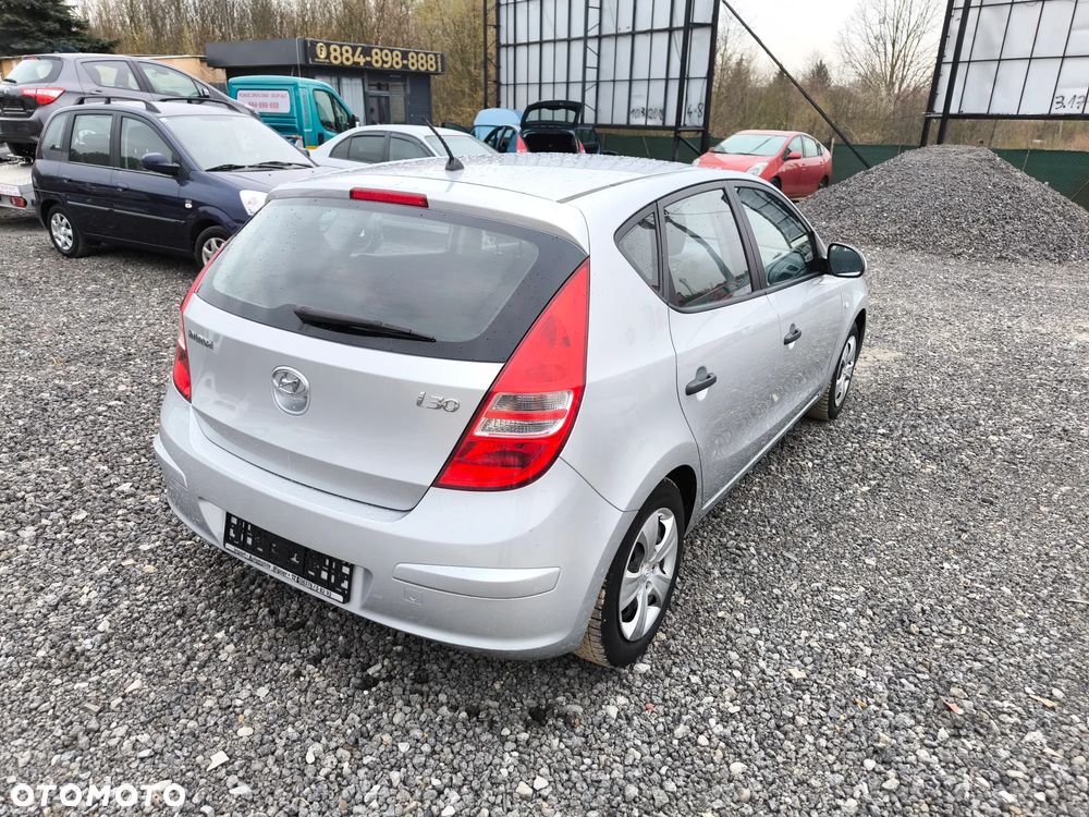 Hyundai i30 1.4 Classic + - 9