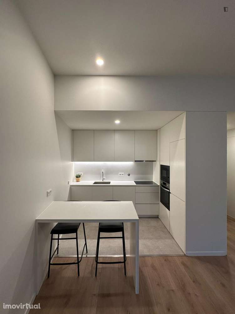 Apartamento com 1 quartos - localizado em Paranhos Porto - Grande imagem: 4/14