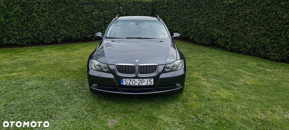 BMW Seria 3 330i - 2