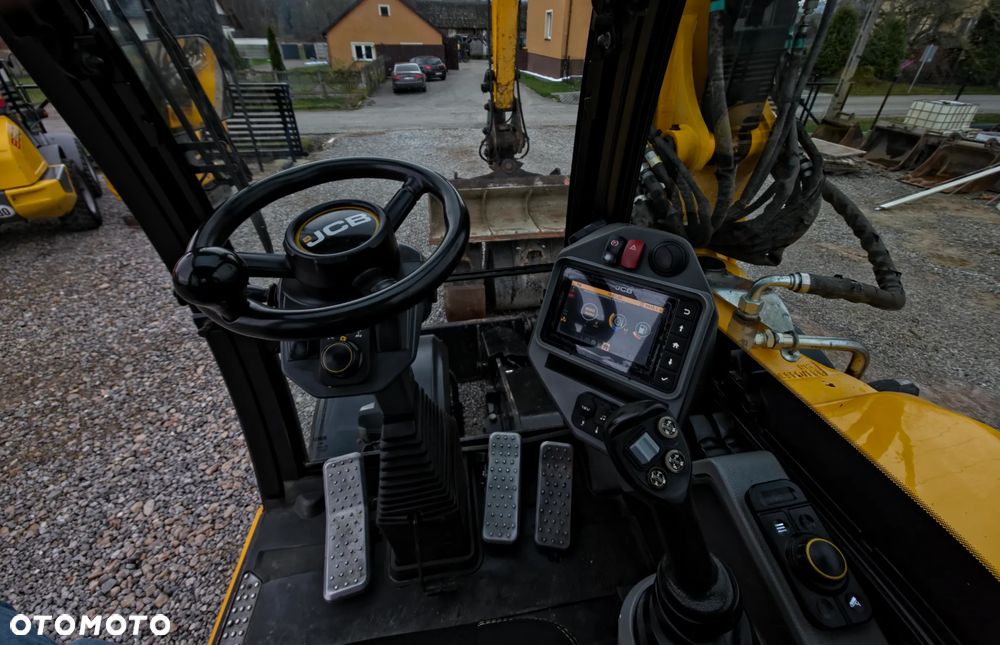 JCB Hydradig - 18