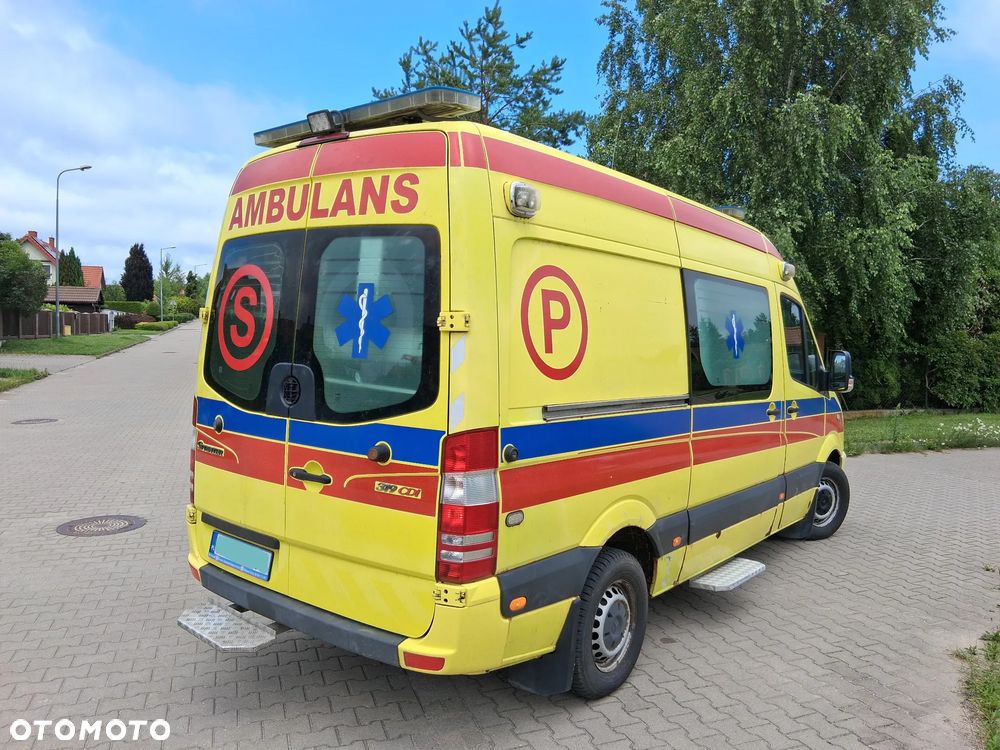 Mercedes-Benz Sprinter - 4