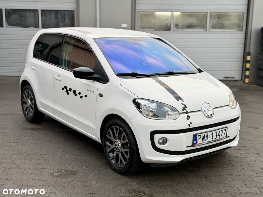 Volkswagen up! BlueMotion Technology street - 3
