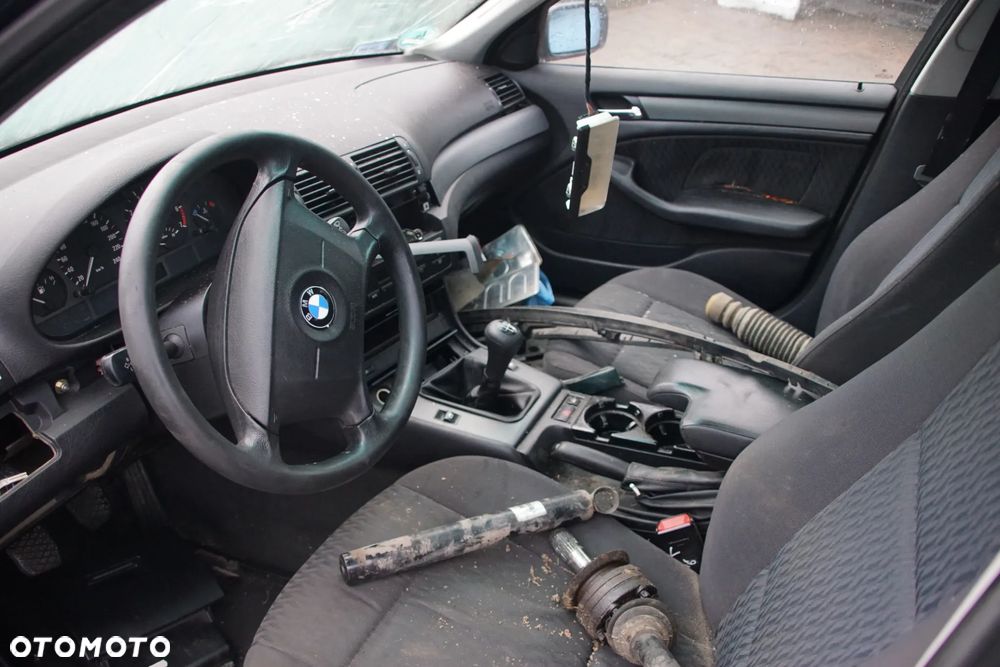 Auto na części - BMW E46 1.9 118 KM M43B19 7505600 386 1998R Silnik Skrzynia Drzwi Błotnik Klapa Zderzak Lampa Lusterko Szyba Deska Kokpit Sterownik Moduł Czujnik Licznik Kierownica Panel - 10