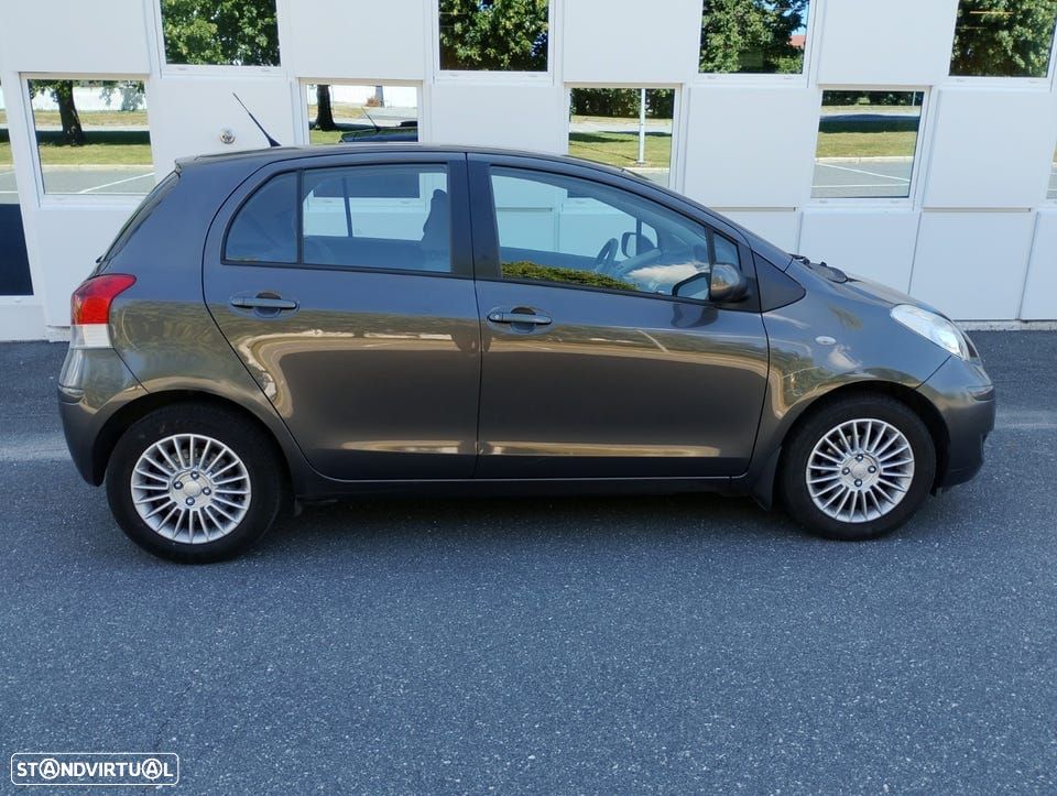 Toyota Yaris 1.33 VVT-i High Pack+NAVI MM - 1