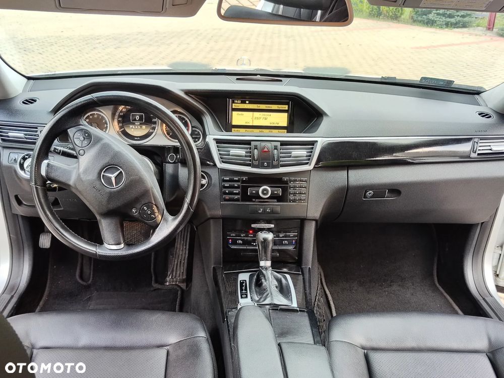Mercedes-Benz Klasa E 200 CDI DPF BlueEFFICIENCY Automatik Avantgarde - 12