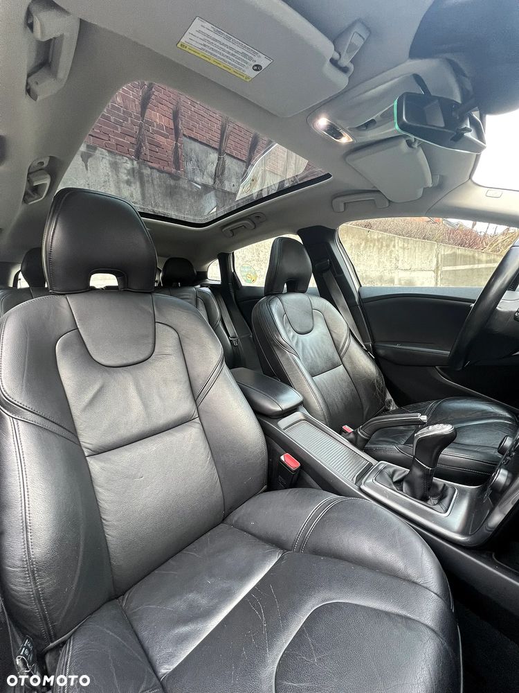 Volvo V40 D2 Summum - 19