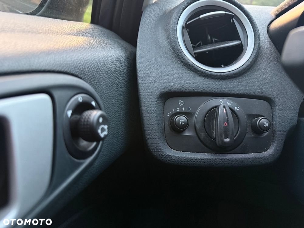 Ford Fiesta - 11