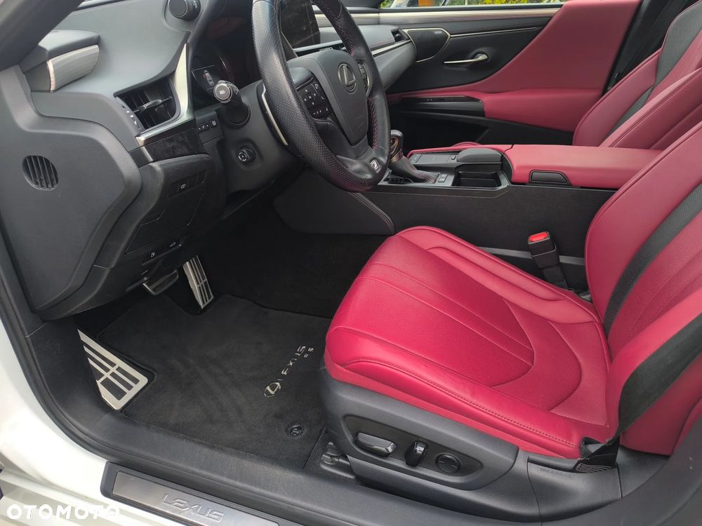 Lexus ES 300h F Sport Edition - 10