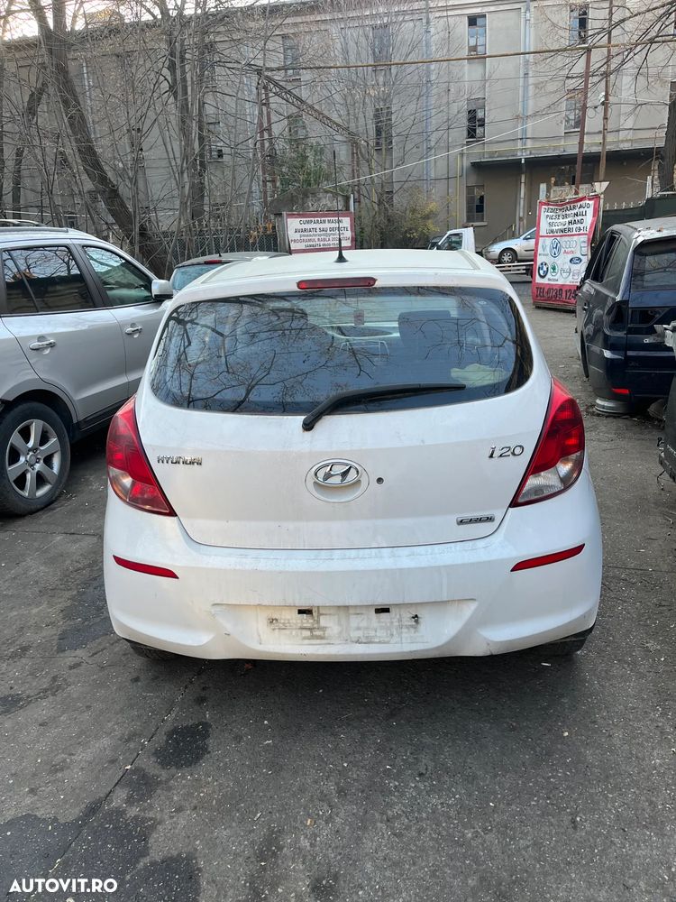 Dezmembrez Hyundai I20 alb 2014-2015 facelift CRDI diesel - 2