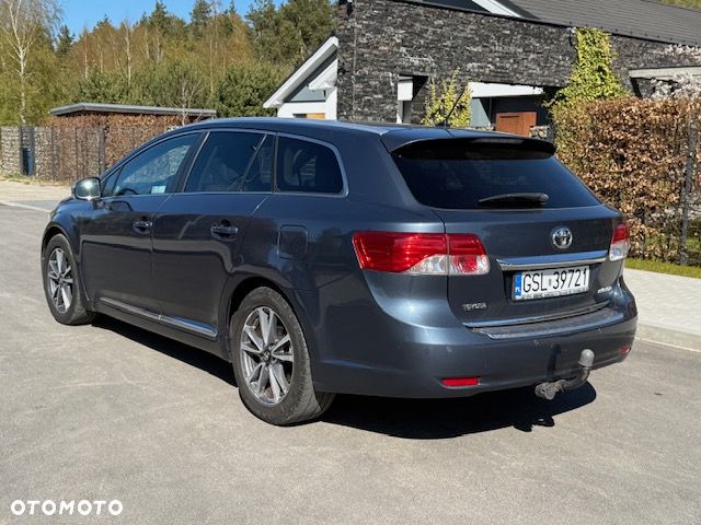 Toyota Avensis 2.0 D-4D Premium - 2