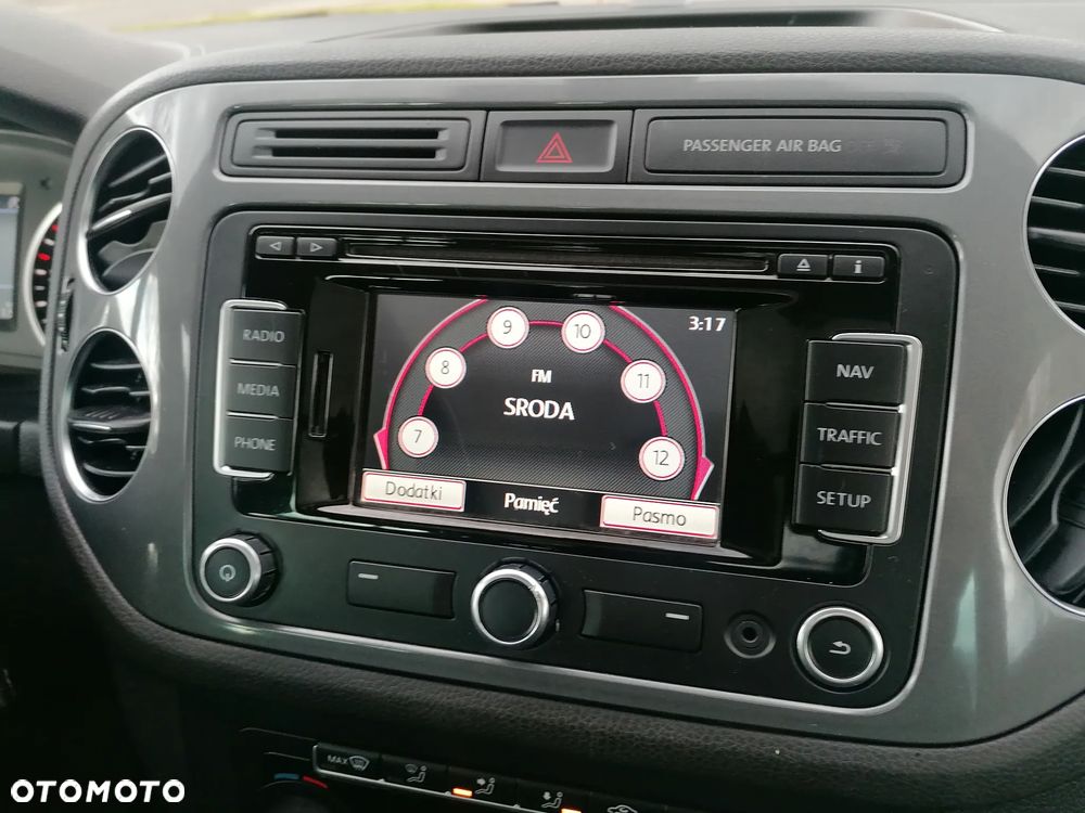 Volkswagen Tiguan 2.0 TDI DPF BlueMotion Technology Sport & Style - 22