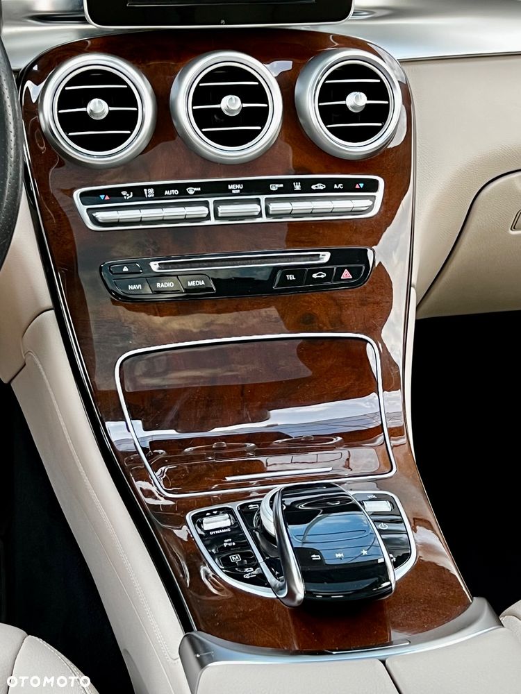 Mercedes-Benz GLC 350 e 4Matic 7G-TRONIC - 26