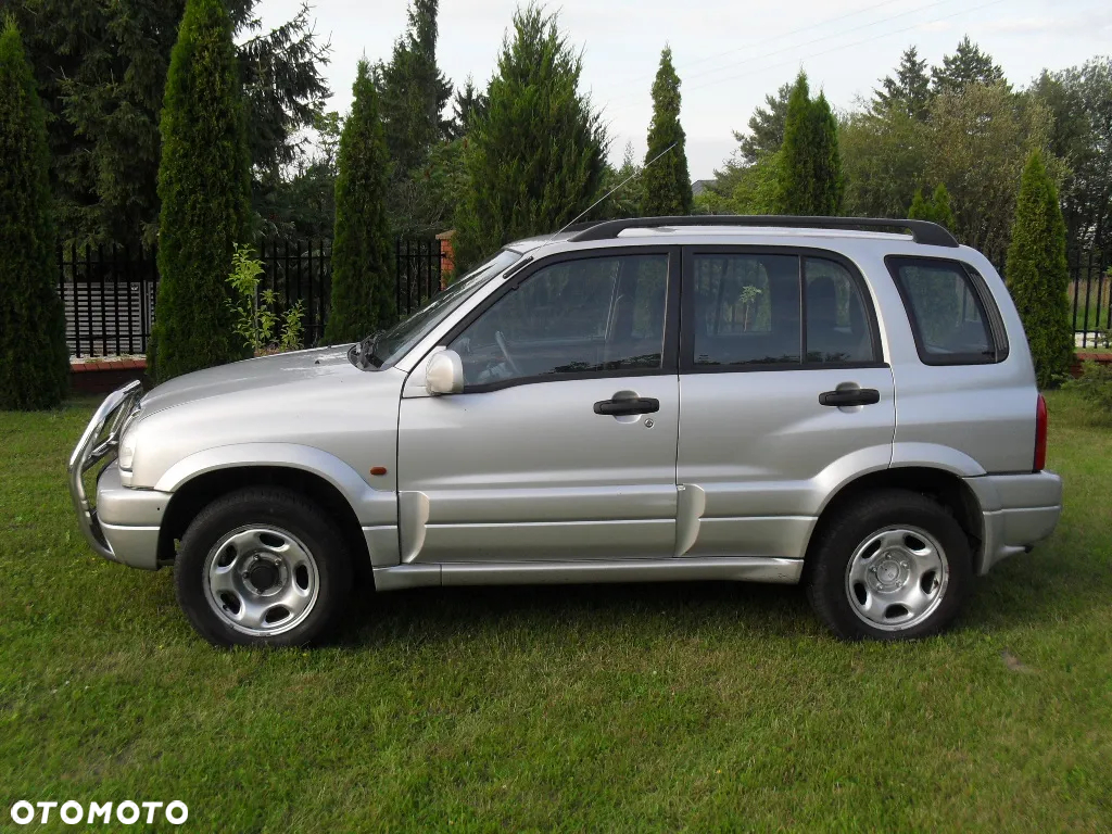 Suzuki Grand Vitara 2.0 - 11