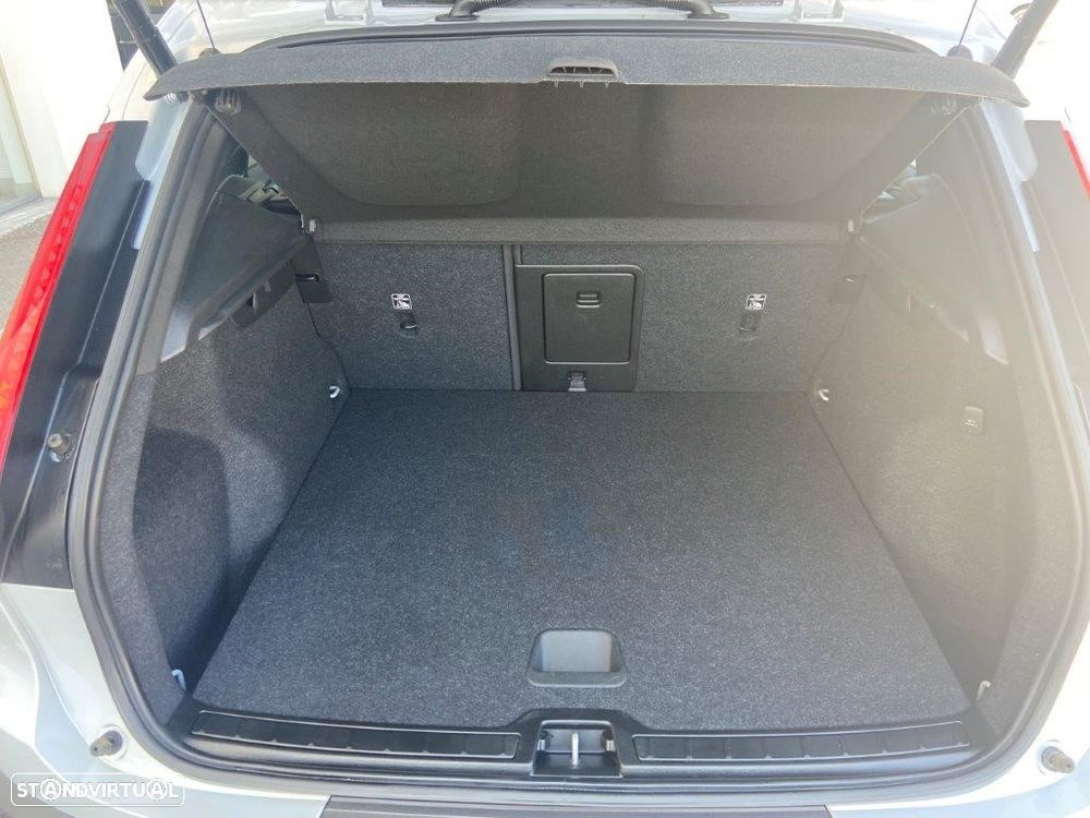 Volvo XC 40 1.5 T2 Momentum Plus - 15