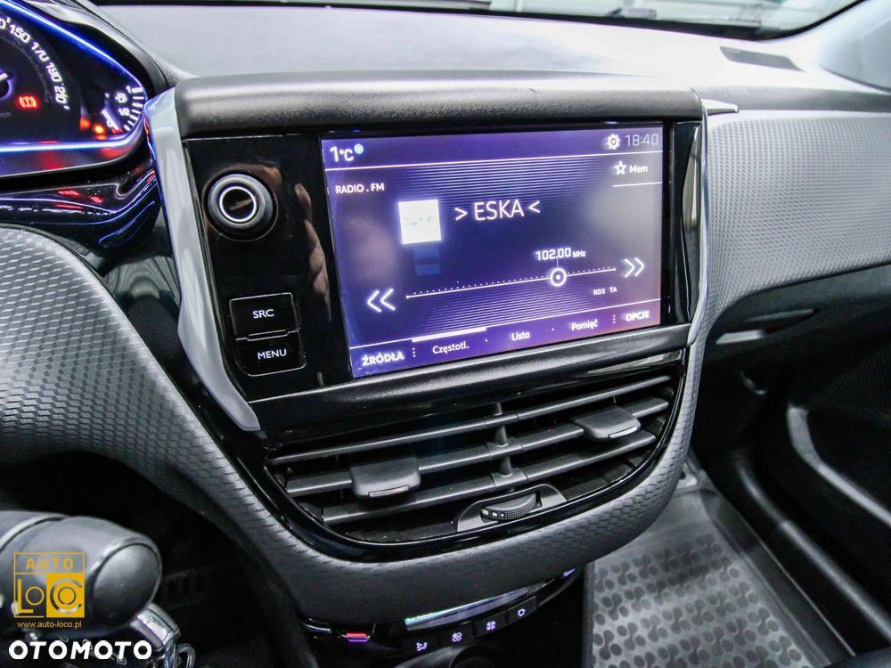 Peugeot 2008 1.2 Pure Tech Allure S&S - 21