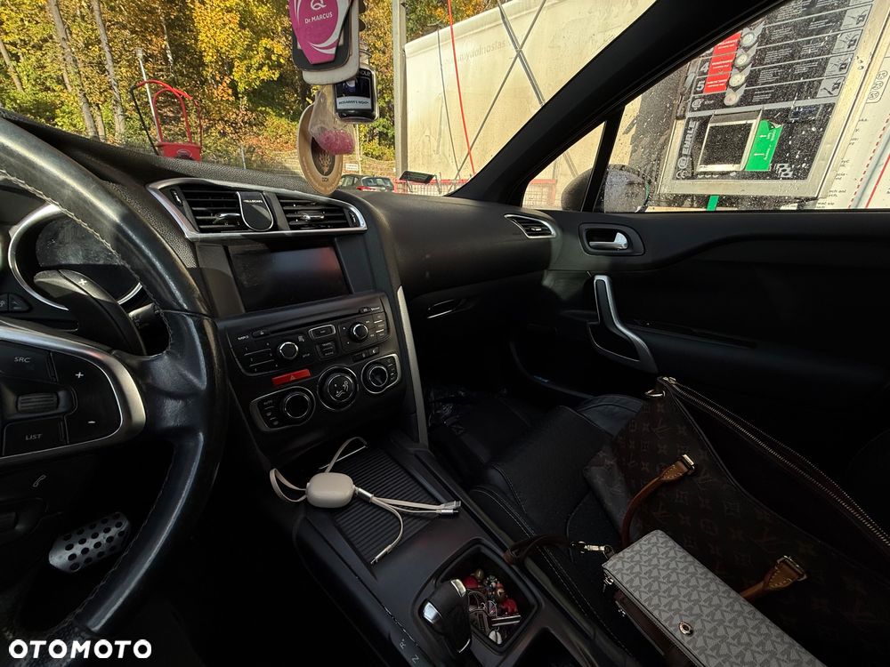 Citroën DS4 1.6 e-HDi SoChic MCP - 20