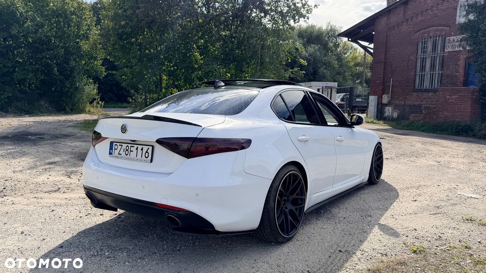 Alfa Romeo Giulia 2.0 Turbo TI Q4 - 7