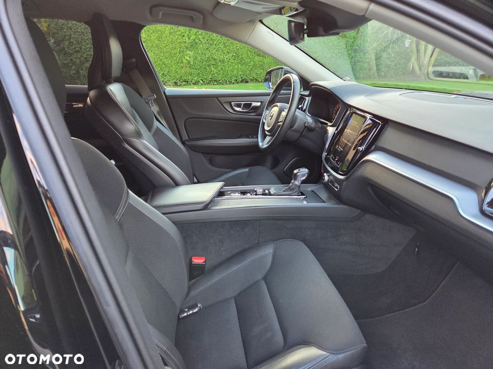 Volvo V60 D4 Geartronic Momentum Pro - 24