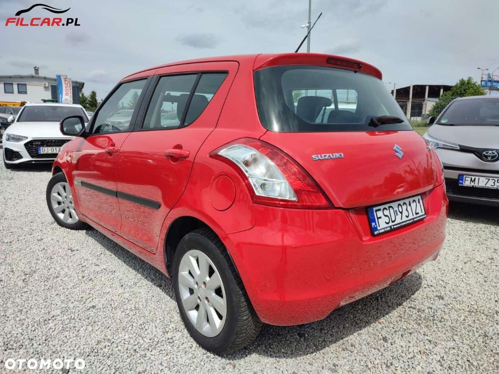 Suzuki Swift - 4