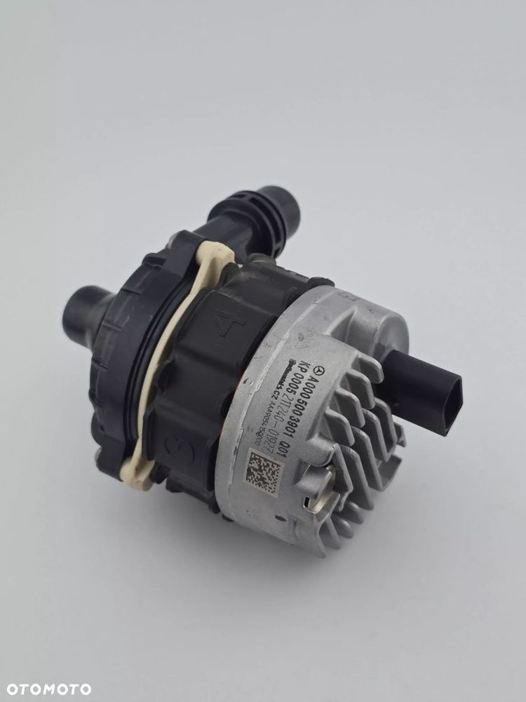 NOWA ORYGINALNA POMPA WODY MECEDES W213 W253 A0005003901 - 1
