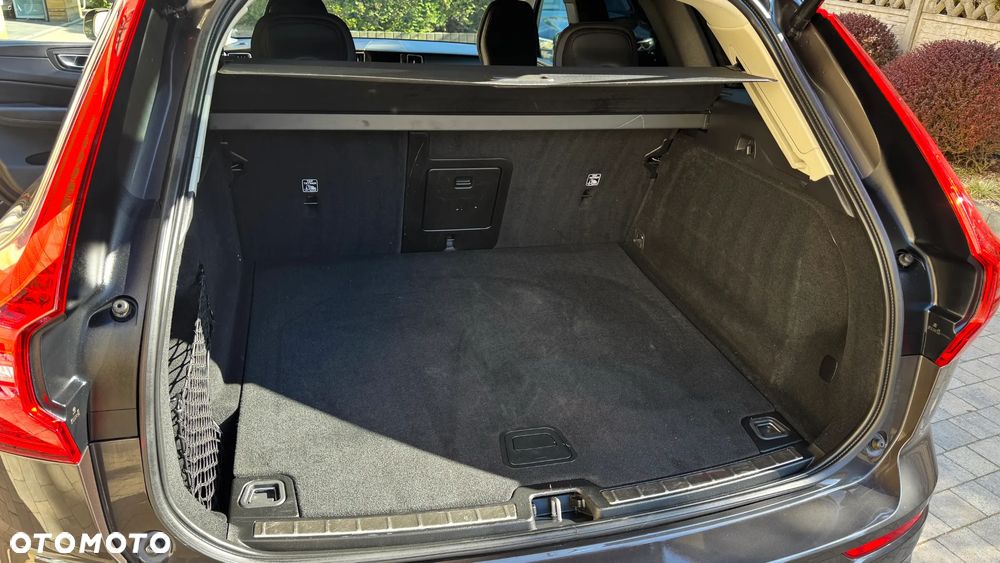 Volvo XC 60 B4 D Geartronic Momentum Pro - 36
