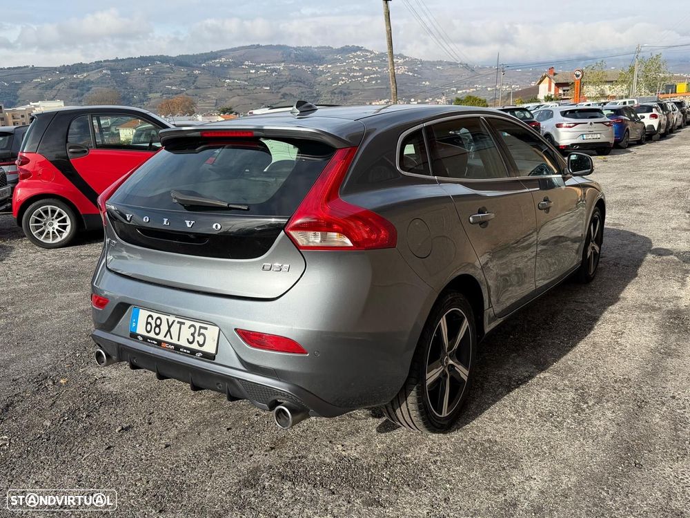 Volvo V40 2.0 D3 R-Design Geartronic - 11
