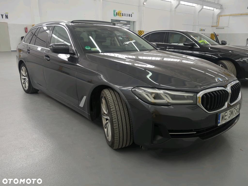 BMW Seria 5 520d xDrive Luxury Line - 2