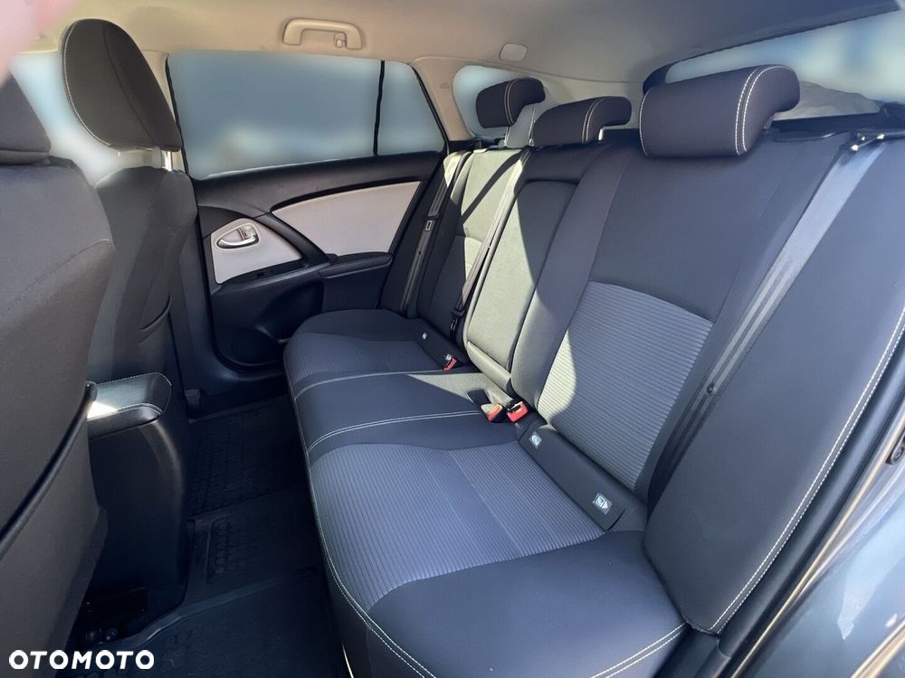 Toyota Avensis 1.8 Premium EU5 MS - 19