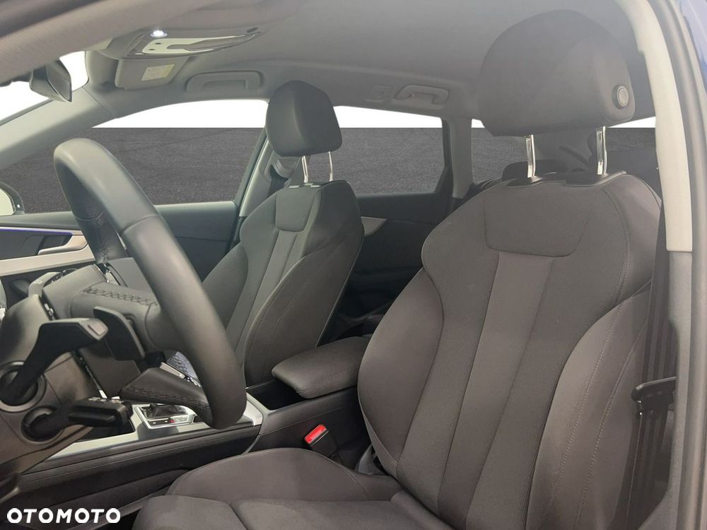 Audi A4 Avant - 10