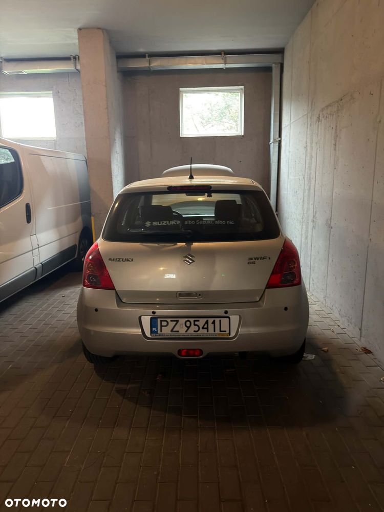 Suzuki Swift - 4