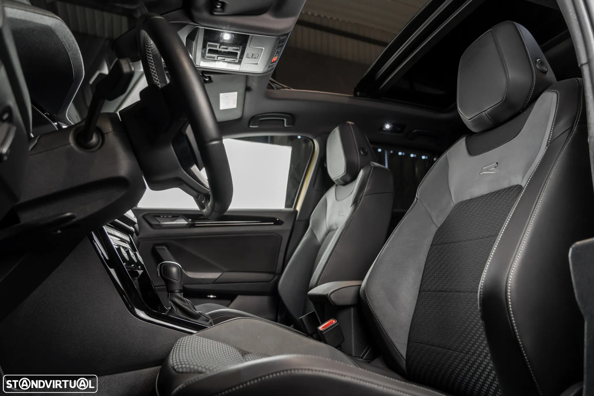 VW T-Roc 2.0 TSI 4M R DSG - 21