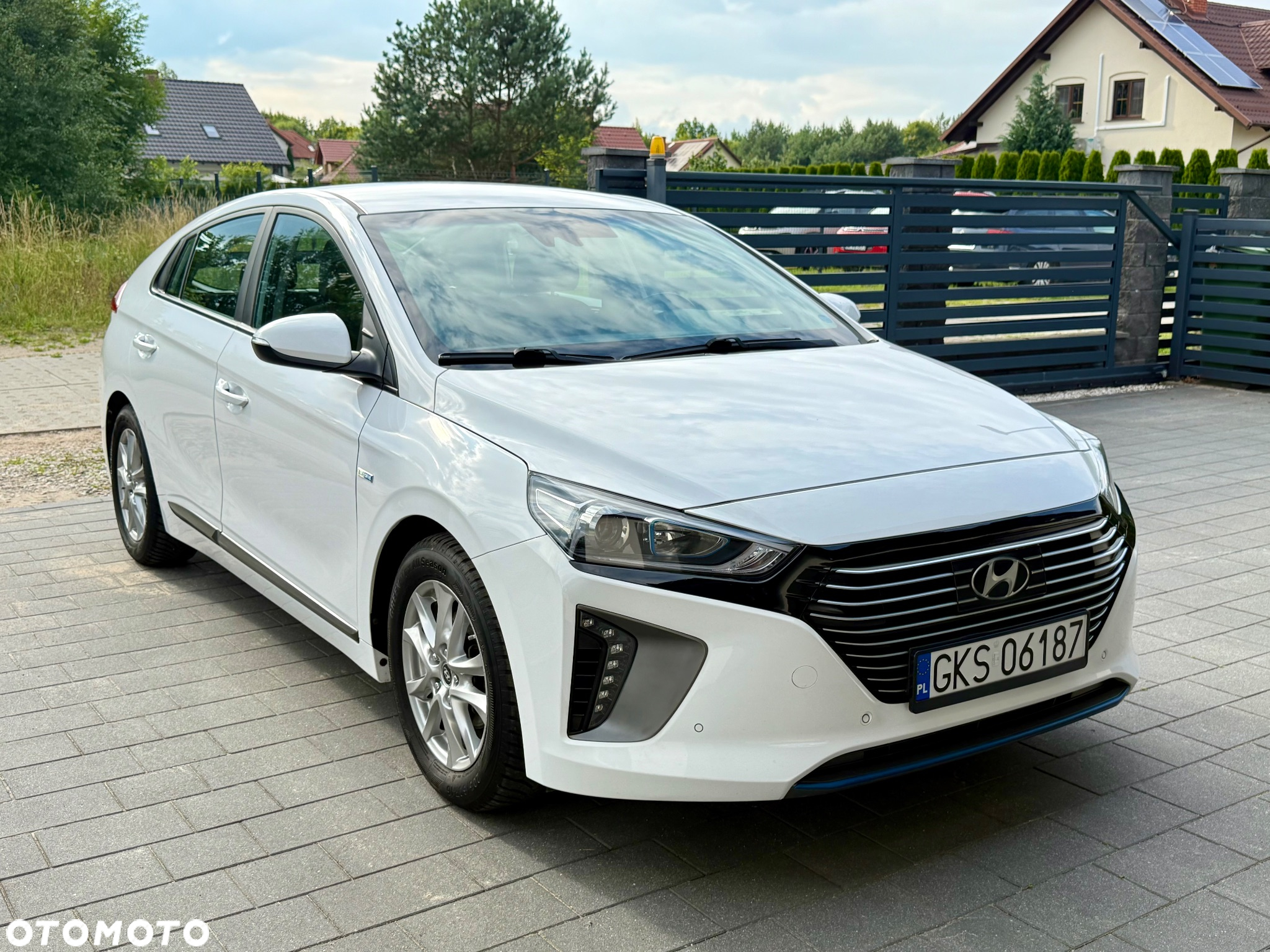 Hyundai IONIQ Hybrid 1.6 GDI Premium - 3