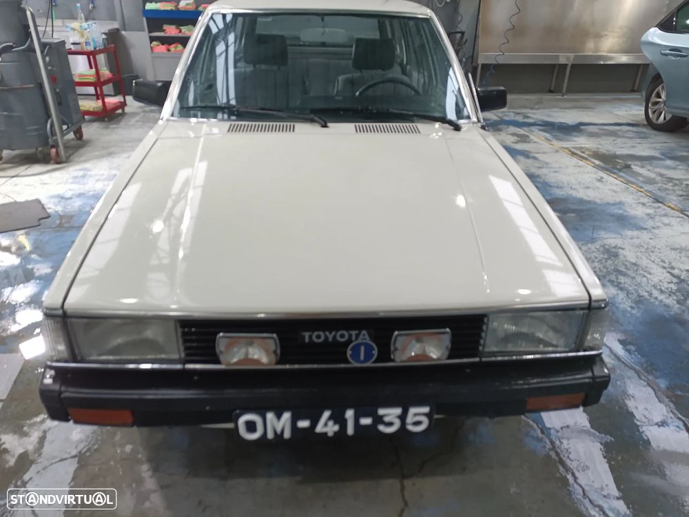 Toyota Corolla - 1