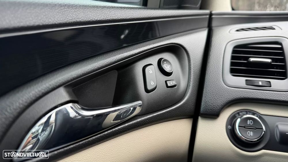 Opel Insignia 2.0 CDTI executive S/S - 22