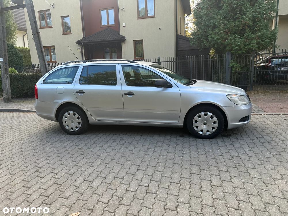 Skoda Octavia 2010 photo 4