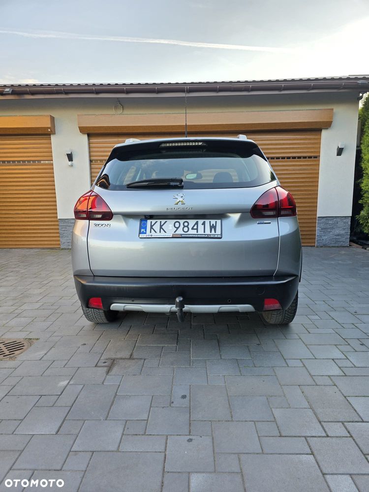 Peugeot 2008 1.2 Pure Tech Allure S&S - 6