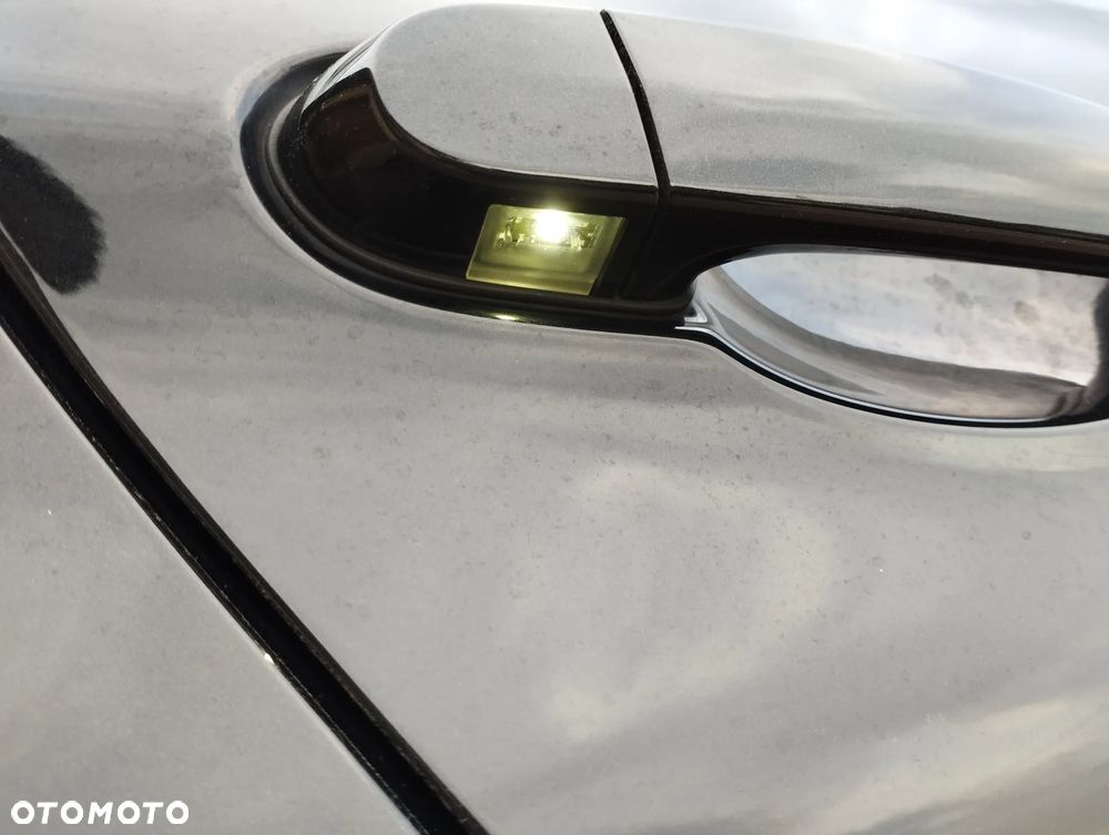 BMW Seria 3 320d M Sport - 11