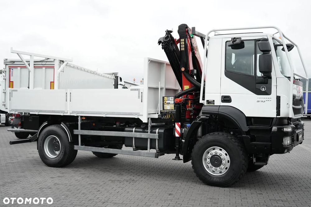 Iveco TRAKKER / 310 / EEV / 4 X 4 / SKRZYNIOWY + HDS / PALFINGER PK 12002 / PILOT - 34
