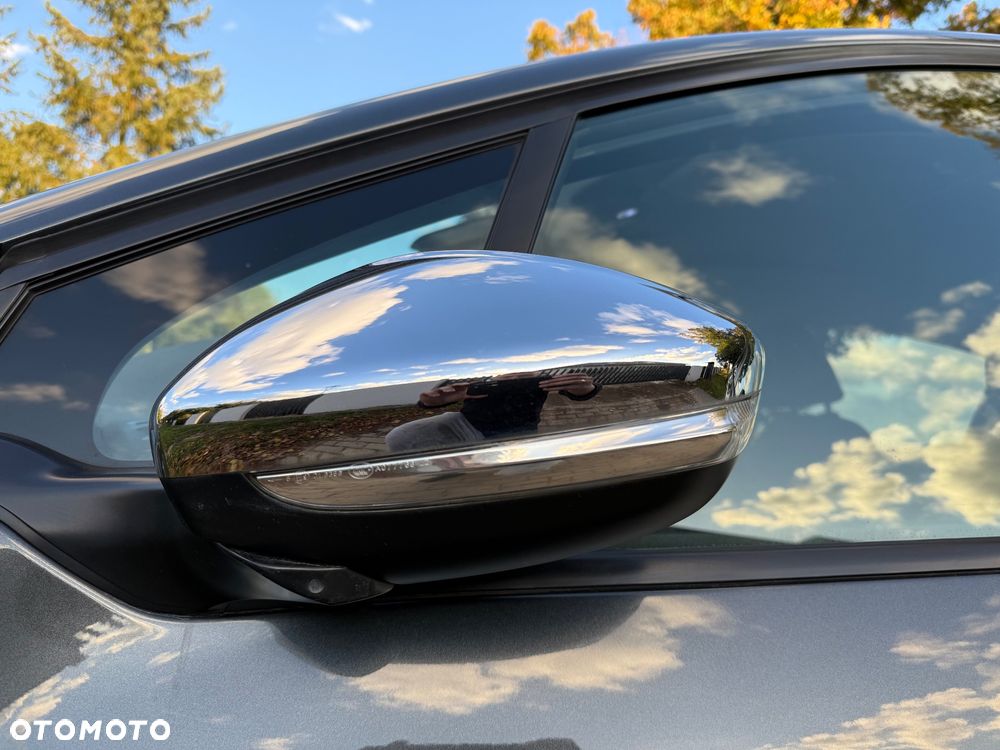 Peugeot 208 - 21