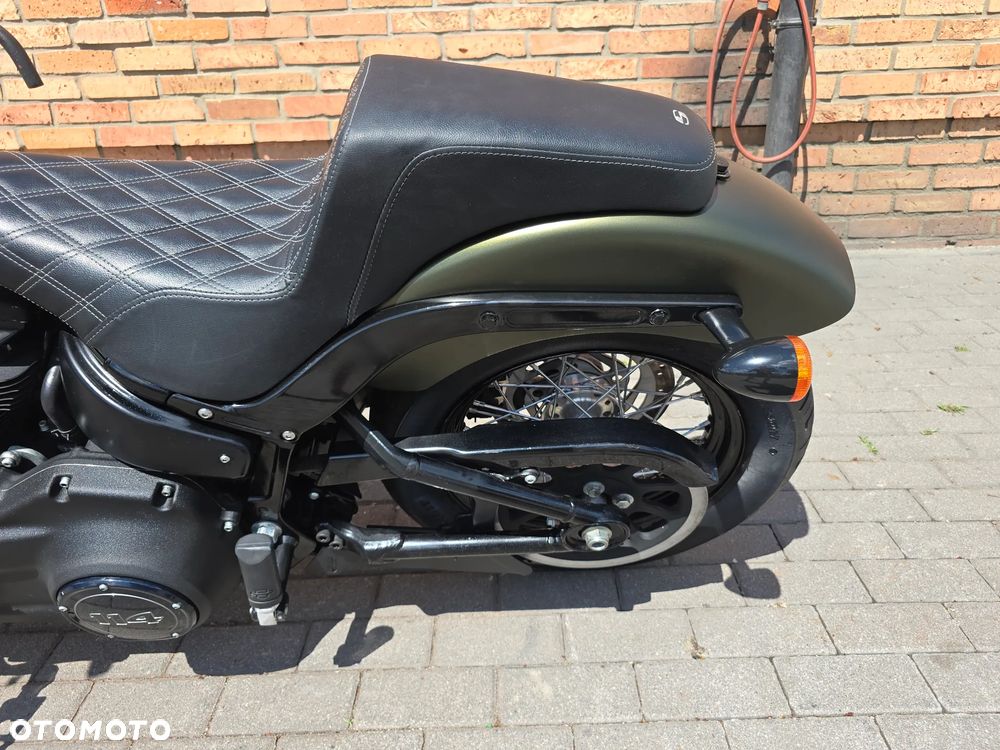 Harley-Davidson Dyna Street Bob - 14