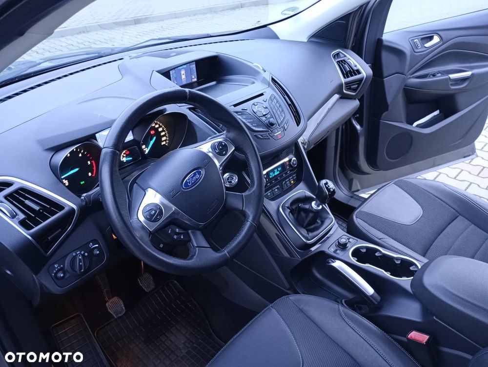 Ford Kuga 2.0 TDCi FWD Titanium - 40