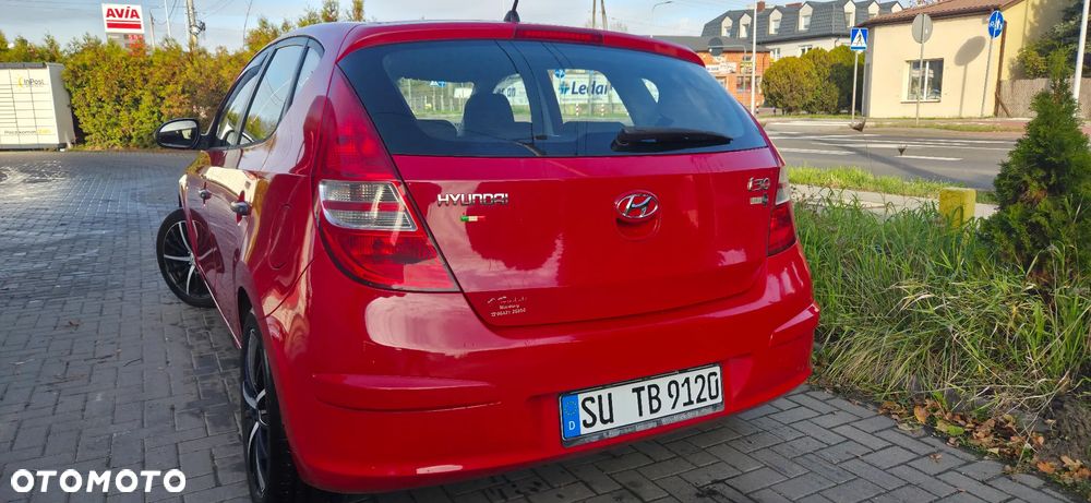 Hyundai i30 1.4 Base + - 9