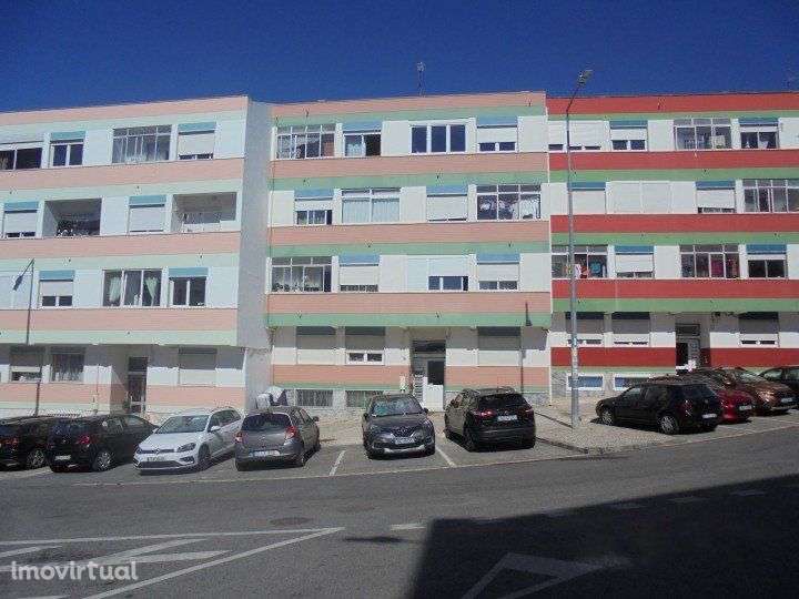 Oportunidade de Investimento: T2 em Rio de Mouro (Imóvel Ocupado) - Grande imagem: 2/5