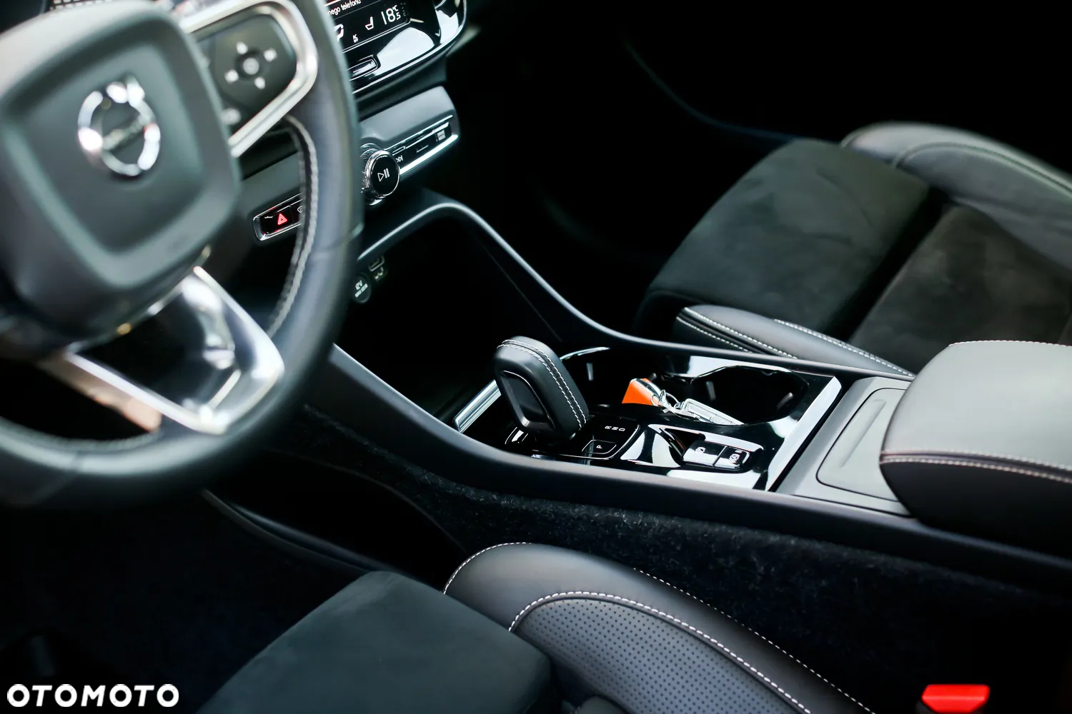 Volvo XC 40 T5 AWD R-Design (Intro Edition) - 31